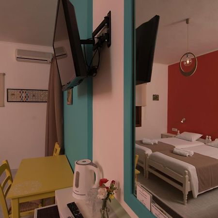 Niki Rooms Palaiochora Pokoj fotografie