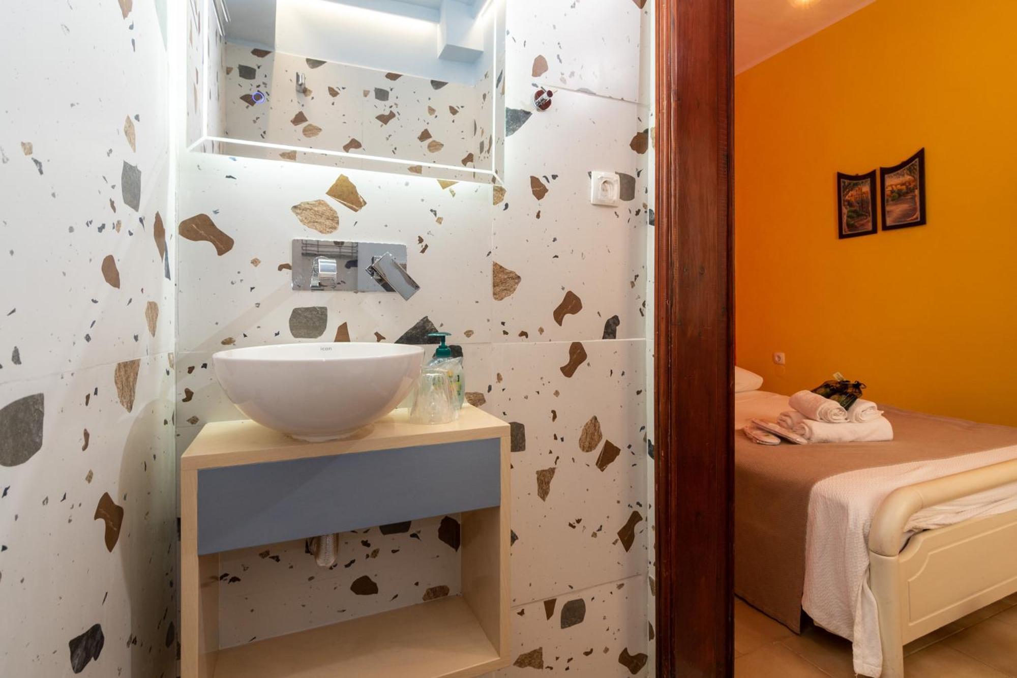 Niki Rooms Palaiochora Exteriér fotografie