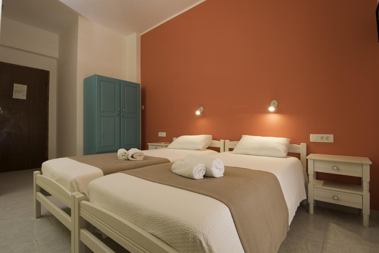 Niki Rooms Palaiochora Exteriér fotografie