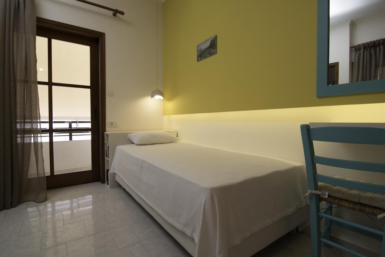 Niki Rooms Palaiochora Exteriér fotografie